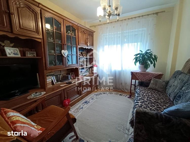 Apartament cu 4 camere decomandat în Central