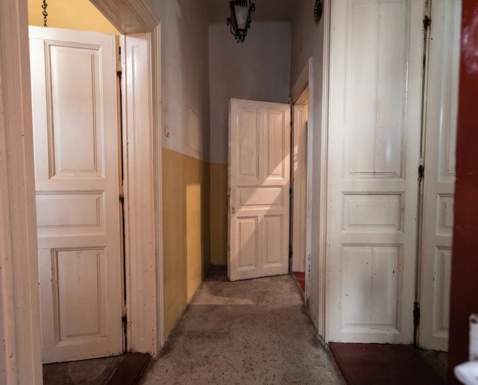 Apartament cu 2 camere semidecomandat în Horea