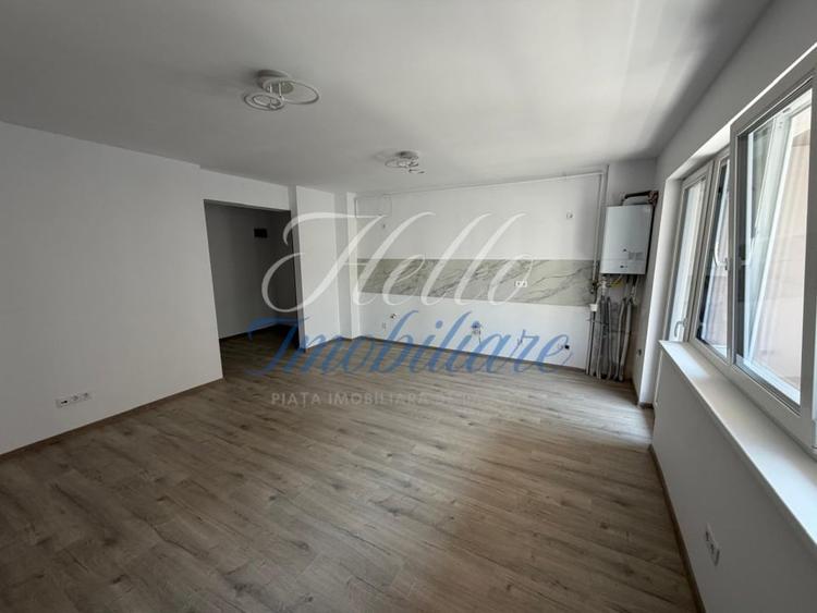 Apartament cu 3 camere semidecomandat în Florești