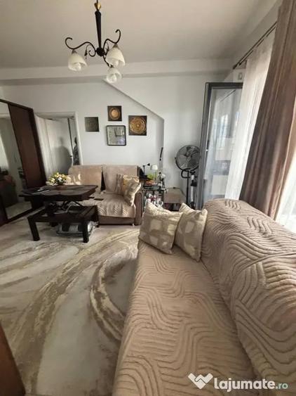 Apartament cu 2 camere semidecomandat în Uverturii