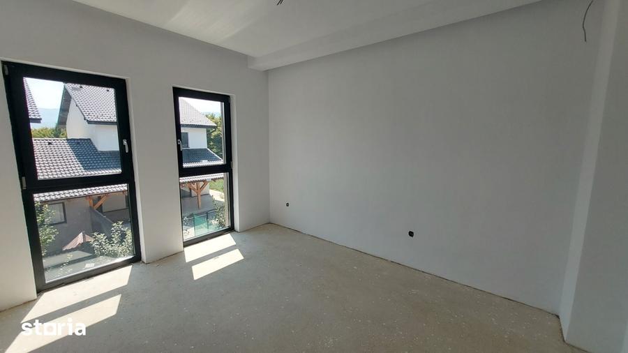 Casă cu 1 camere cu Teren 370 Mp în Gușterița
