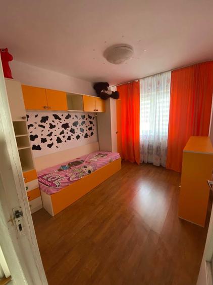 Apartament cu 3 camere decomandat în Vasile Aaron