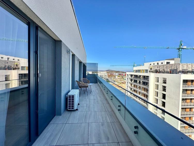 Apartament cu 2 camere semidecomandat, mobilat în Tractorul
