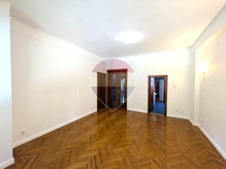 Apartament cu 4 camere decomandat în Aviatorilor
