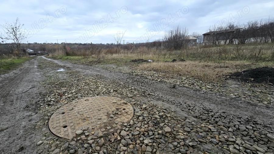 Teren de 1800 mp, în Scobinți