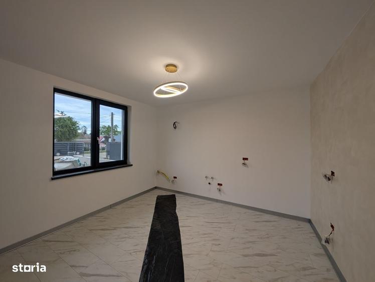Casă cu 4 camere în Săucești