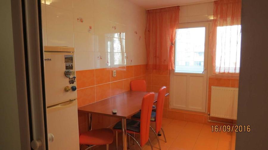 Apartament cu 4 camere semidecomandat în Politehnica