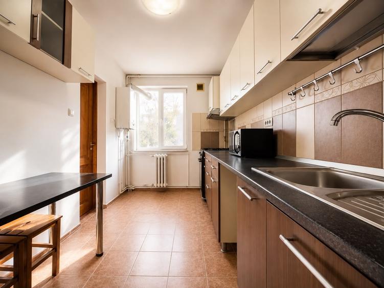 Apartament cu 4 camere în Tomis Nord