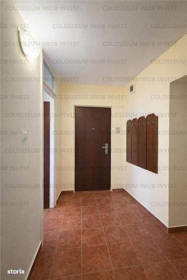 Apartament cu 3 camere decomandat în Astra