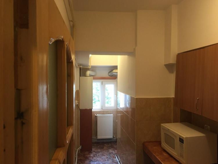 Garsonieră decomandată în Central