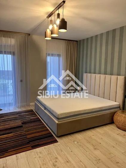 Apartament cu 3 camere semidecomandat, mobilat în Turnișor