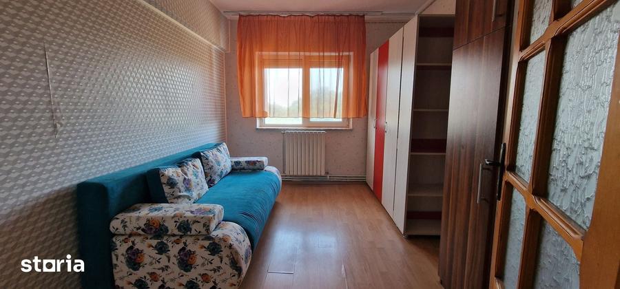 Apartament cu 4 camere decomandat în Gara
