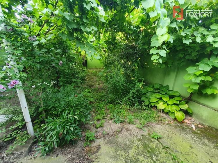 Casă cu 3 camere cu Teren 1238 Mp în Livezile