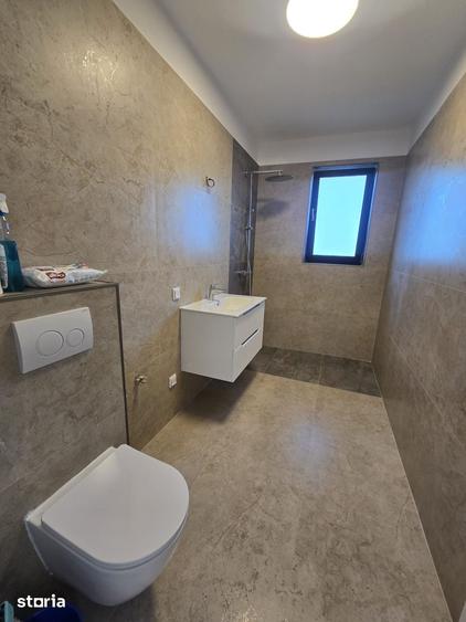 Apartament cu 3 camere decomandat în Baciu