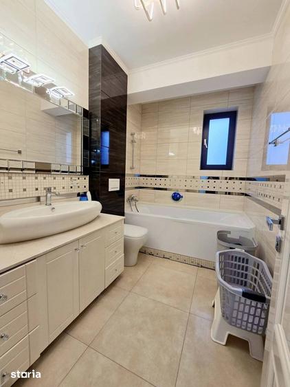 Casă cu 6 camere cu Canalizare în Dobroești