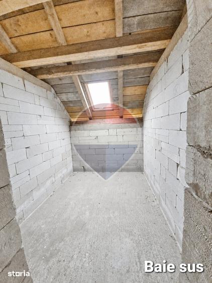 Casă cu 7 camere cu Teren 600 Mp în Marginea