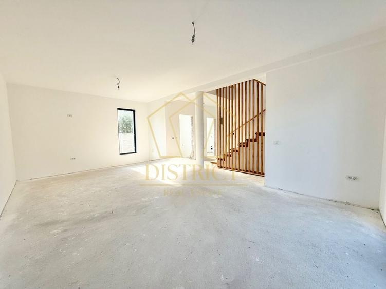 Duplex cu 4 camere cu Canalizare în Chișoda