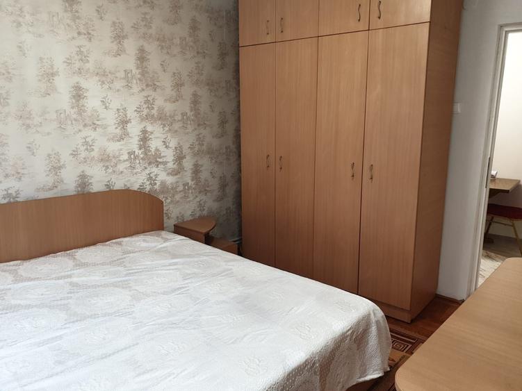 Apartament cu 3 camere în Romanești