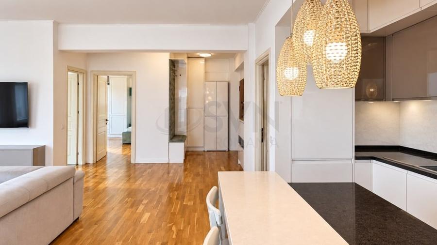 Apartament cu 3 camere decomandat în Băneasa