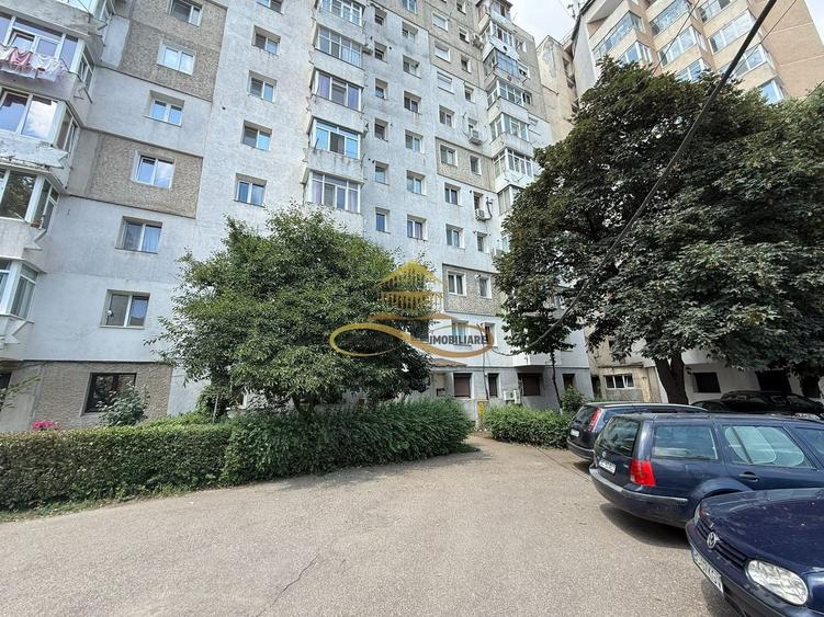 Apartament cu 3 camere semidecomandat în Narcisa