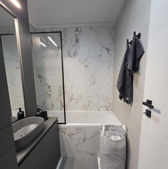 Apartament cu 2 camere decomandat, mobilat în Berceni