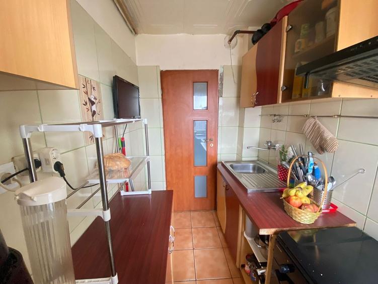 Apartament cu 2 camere semidecomandat, mobilat în Grivița