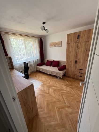 Apartament cu 3 camere decomandat în Valea Rosie