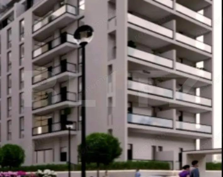 Apartament cu 3 camere semidecomandat în Aradului