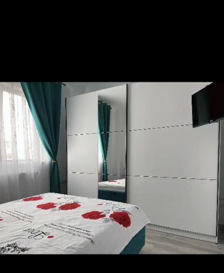 Apartament cu 2 camere semidecomandat în Exterior Vest