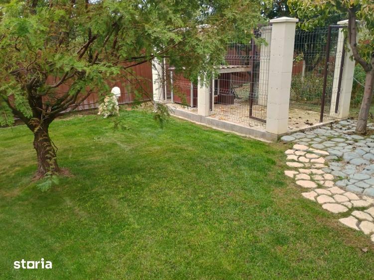 Casă cu 4 camere cu Teren 1036 Mp în Central