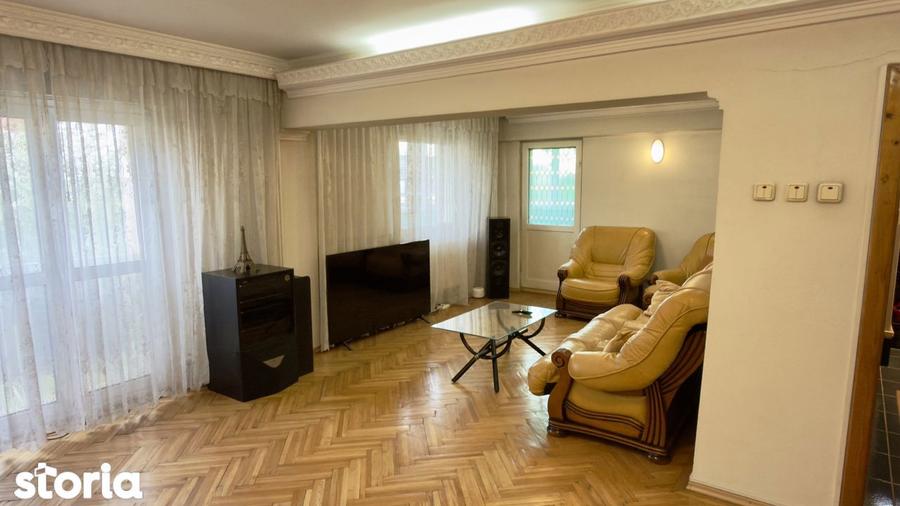 Apartament cu 5 camere decomandat, mobilat în Militari