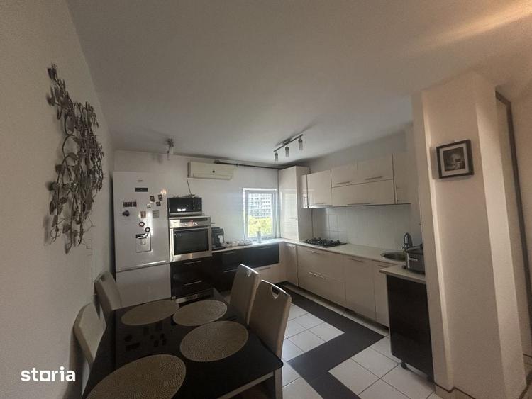 Apartament cu 4 camere decomandat în Plopilor