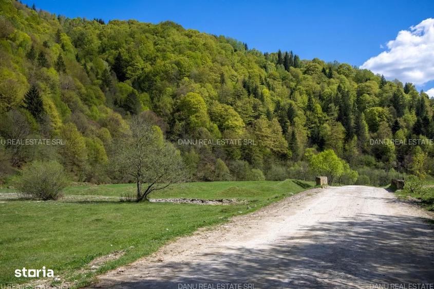 Teren de 1893 mp, în Central