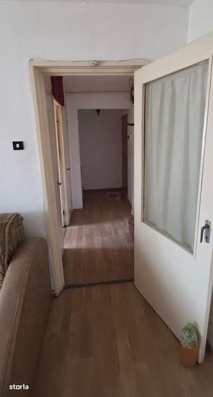 Apartament cu 2 camere semidecomandat în Mioriței