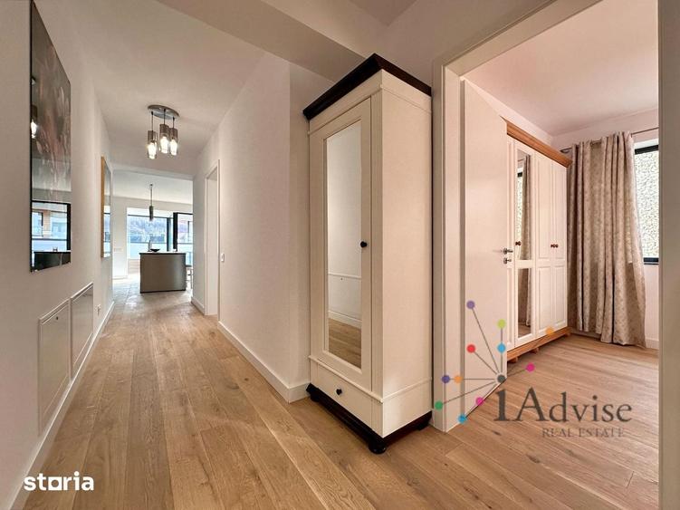 Apartament cu 3 camere decomandat în Schei