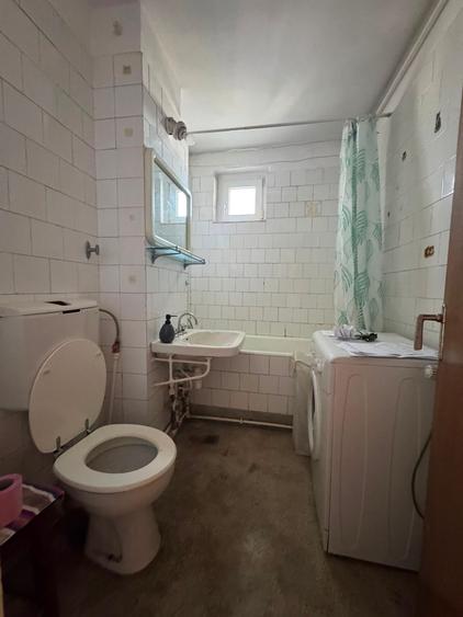 Apartament cu 3 camere decomandat în 1 Mai