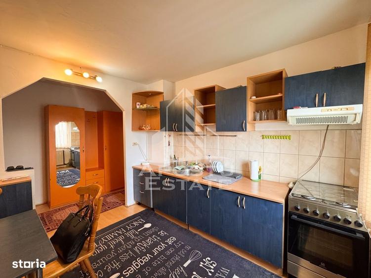 Apartament cu 2 camere semidecomandat în Girocului