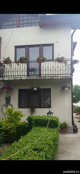 Casă cu 4 camere cu Teren 1800 Mp în Podari