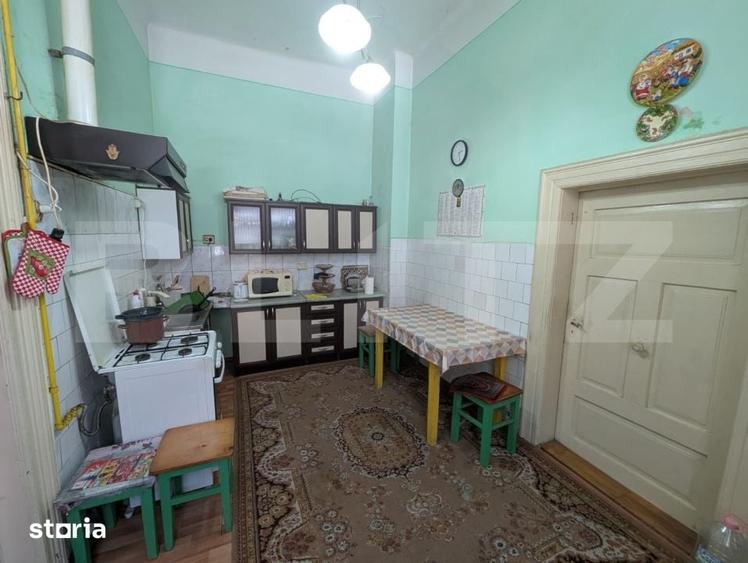 Casă cu 6 camere cu Teren 489 Mp în Lipoveni