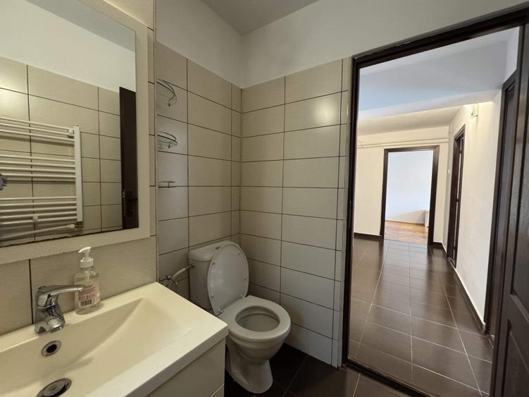 Apartament cu 2 camere decomandat în Orașul de Jos