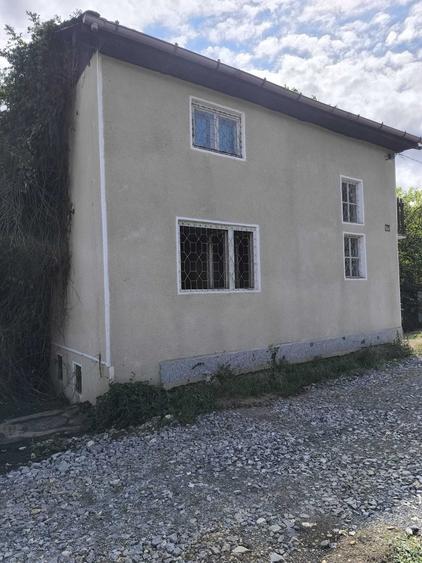Casă cu 3 camere în Central