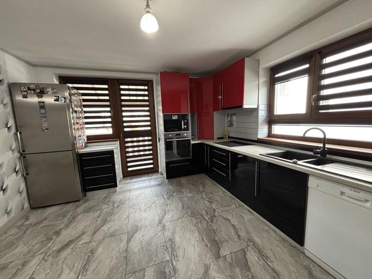 Duplex cu 5 camere cu Canalizare în Arhitecților - Calea Cisnădiei
