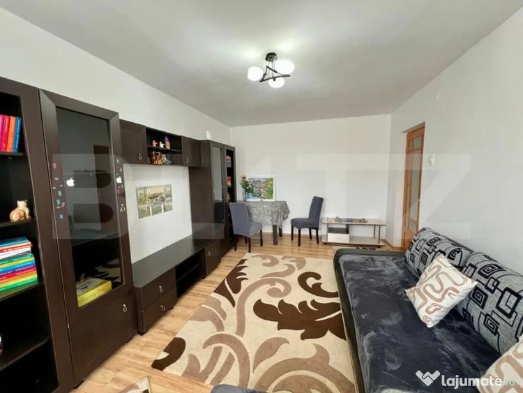 Apartament cu 2 camere decomandat în Rovine