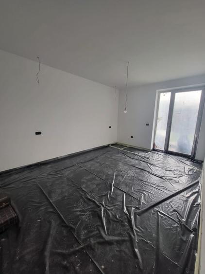 Apartament cu 2 camere decomandat în Fratelia