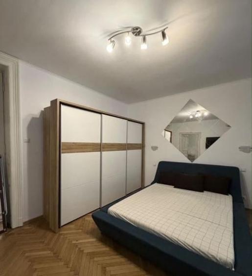 Apartament cu 2 camere semidecomandat, mobilat în Dacia