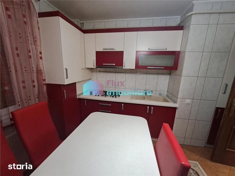 Apartament cu 4 camere decomandat în George Enescu