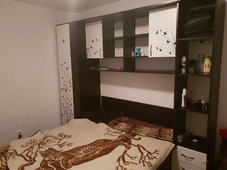 Apartament cu 3 camere decomandat în Dumbrăvița