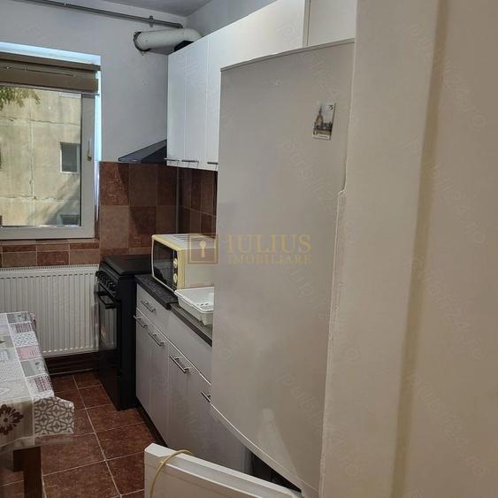 1 camera| decomandat| centrala proprie| etaj 2 - 4