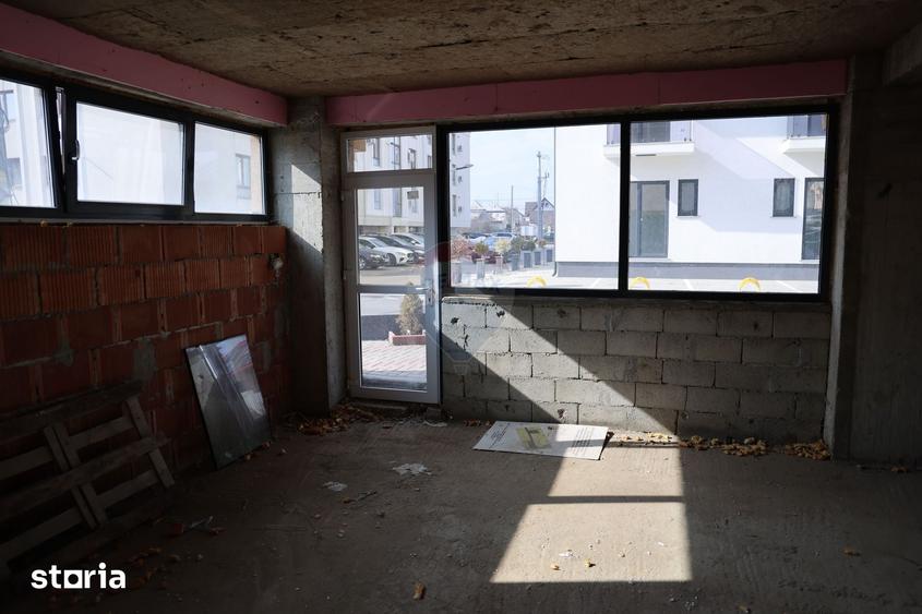 Spațiu comercial, de 317 mp, în Ipotești