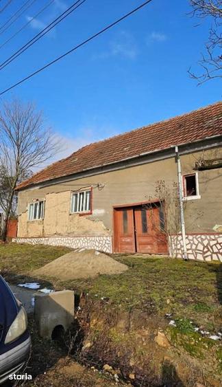 Casă cu 3 camere cu Teren 2880 Mp în Buteni